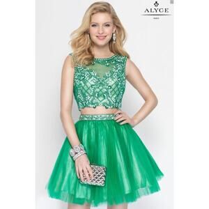 Alyce Paris Embellished Two Pieces Formal Skirt Dress Sleeveless Size 00 Green